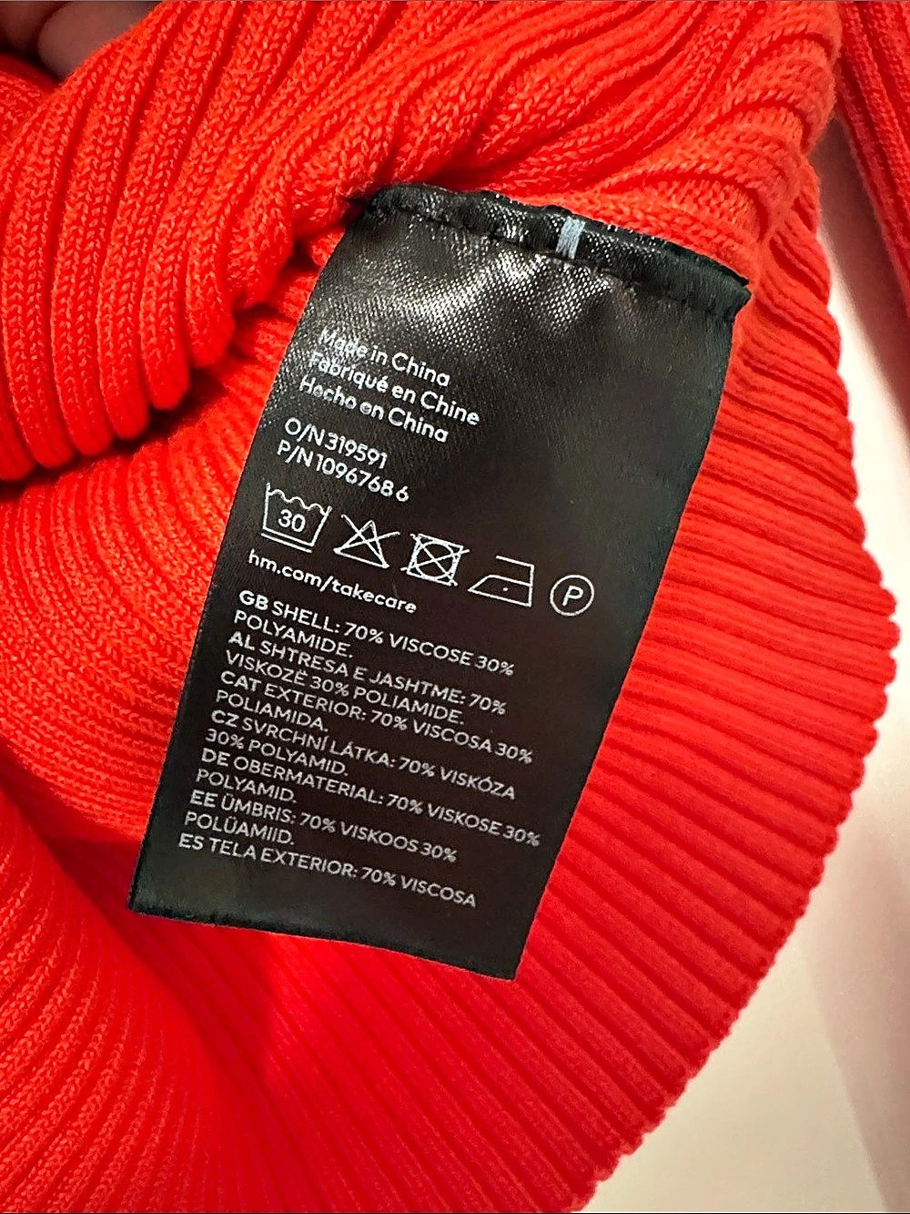 H&M Ribbed Scoop Neck Sweater Red Medium Like New - Picture 6 of 8